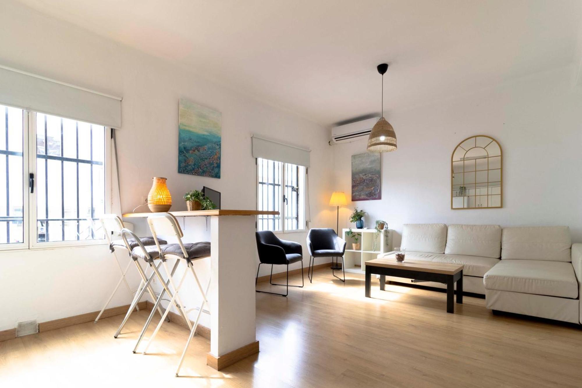 Apartamentos Los Remedios Seville Luaran gambar
