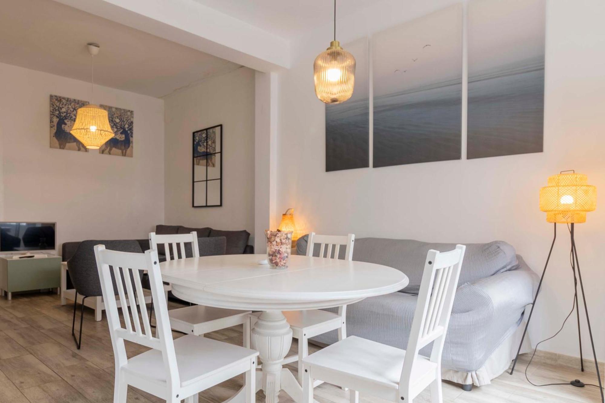 Apartamentos Los Remedios Seville Luaran gambar