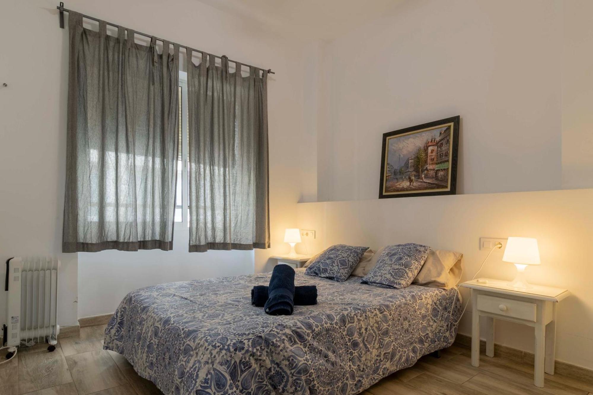 Apartamentos Los Remedios Seville Luaran gambar