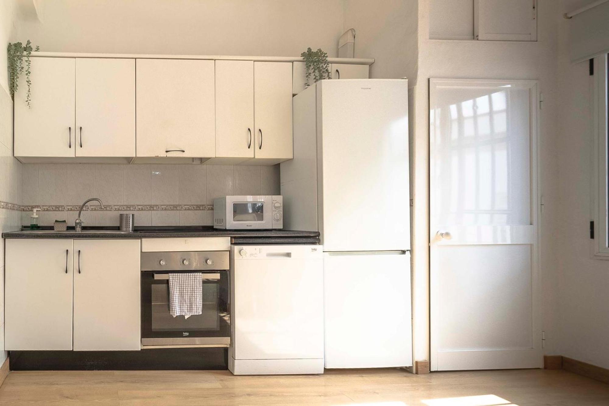 Apartamentos Los Remedios Seville Luaran gambar