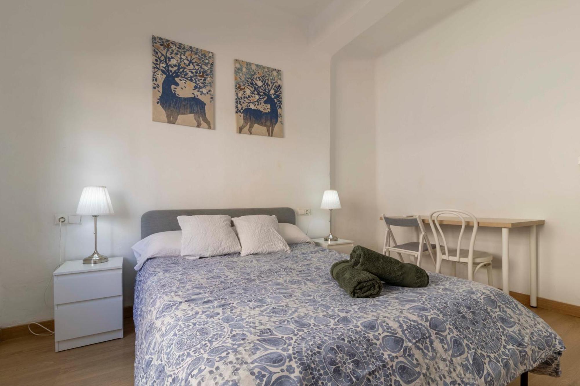 Apartamentos Los Remedios Seville Luaran gambar