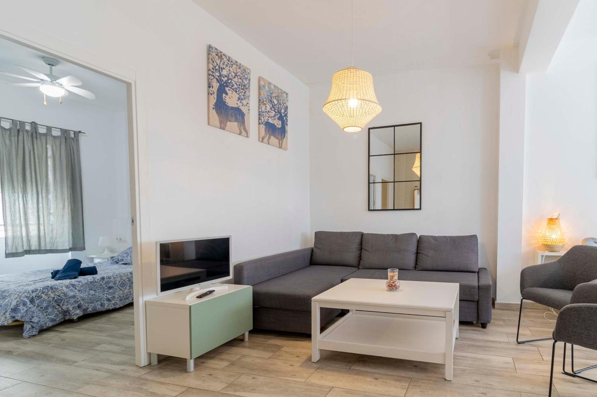Apartamentos Los Remedios Seville Luaran gambar